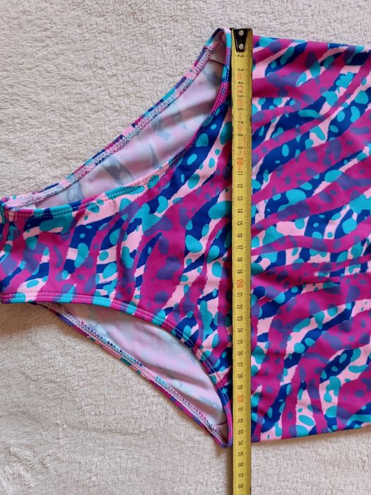 Дешево! Купальник.Суцільний. Фірмовий купальник. С. Новий. 170 см