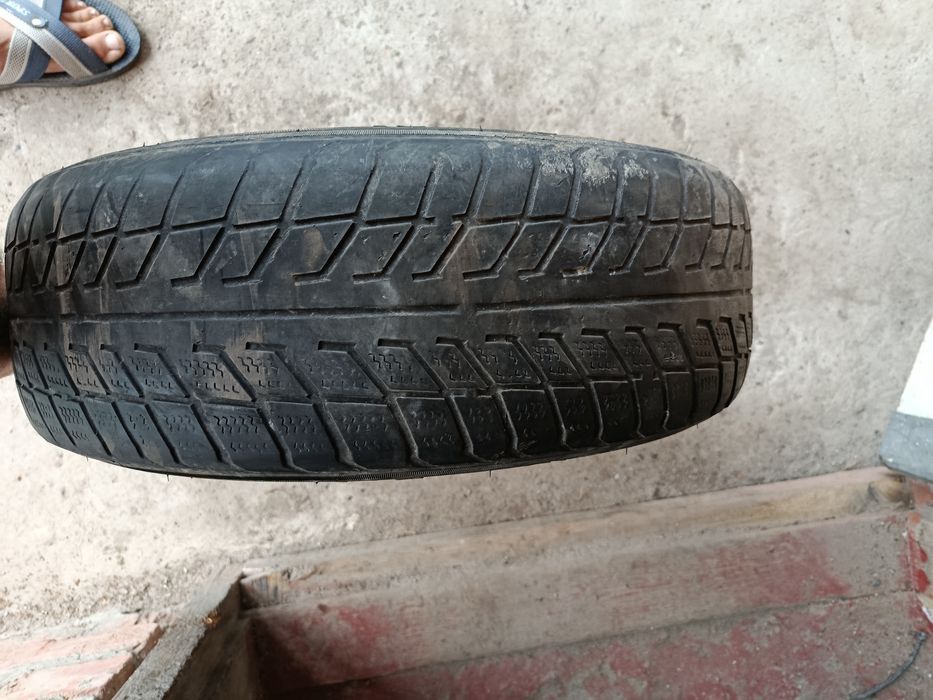Продам диск с резиною 175/65 r14