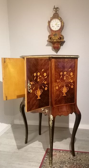 Móvel Bar Garrafeira, estilo Luís XV. Pau-santo.