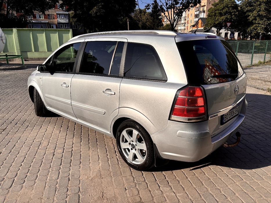 Опель зафіра б 2007 рік