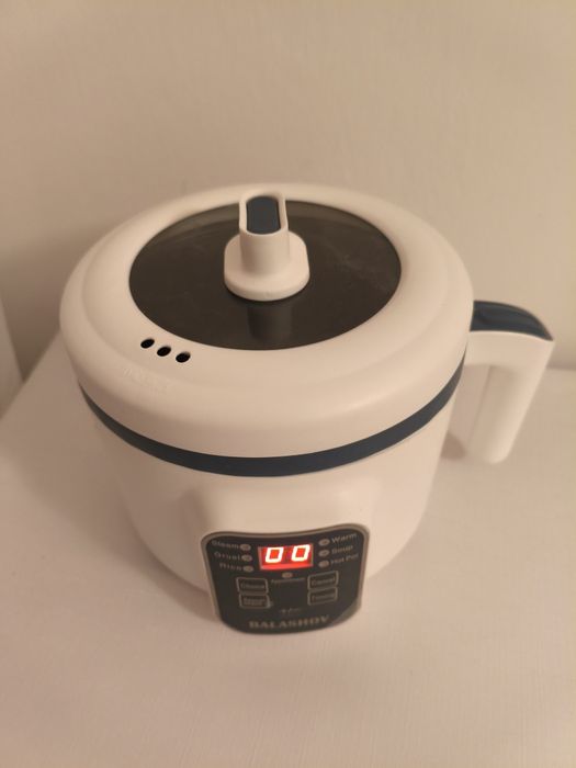 Małe urządzenie do gotowania ryżu, podróżne