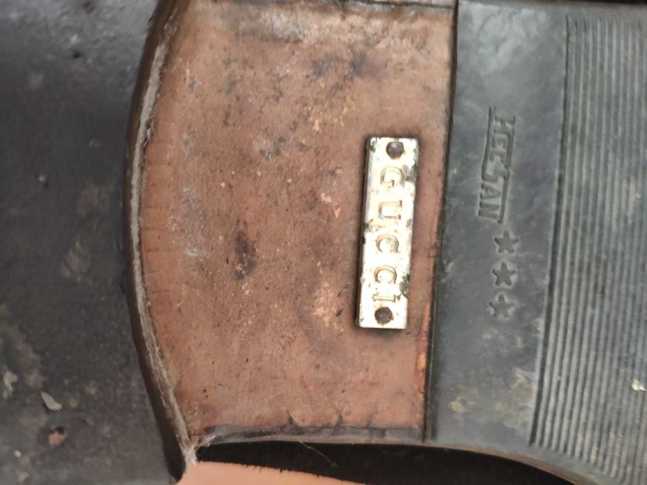 Vendo sapatos Gucci originais tamanho 41/42
