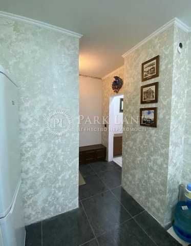 Продаж 3-кім. вул. Каштанова,8 Євроремонт  на 3 поверху