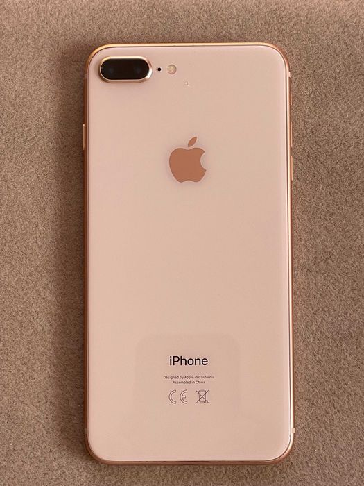 Айфон  8 плюс в идеальном состоянии