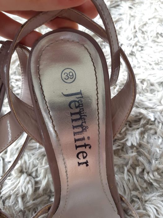 Letnie sandałki Jennifer