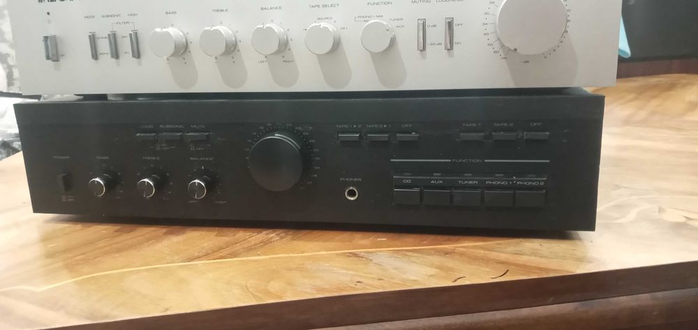 Підсилювачі два болока Uher La1200 i Kenwood C-2 .