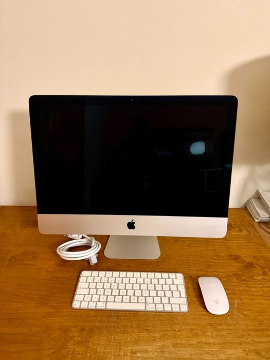 Apple iMac 21.5" Retina 4K 2019 ( i3 / 1TB SSD / 8GB RAM)