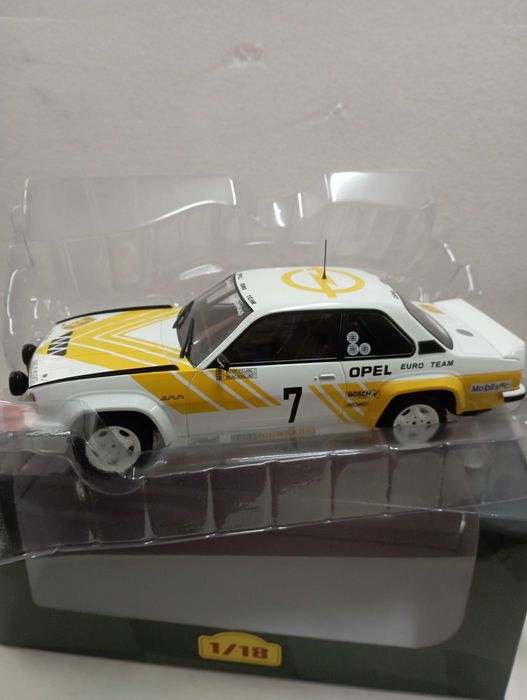 OPEL Ascona 400 1:18