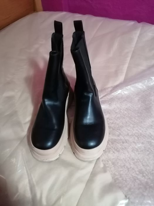 Botas beje e rosa número 38