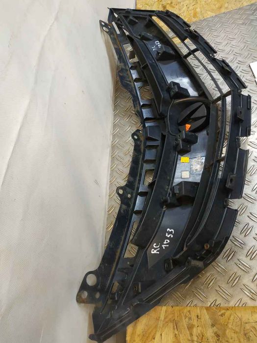 VAG Touareg 15- решітка радіатора була паяна, перед RC1153 2H6853677