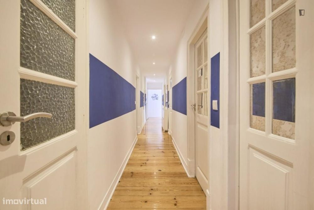 Quarto - localizado em Arroios Lisbon
