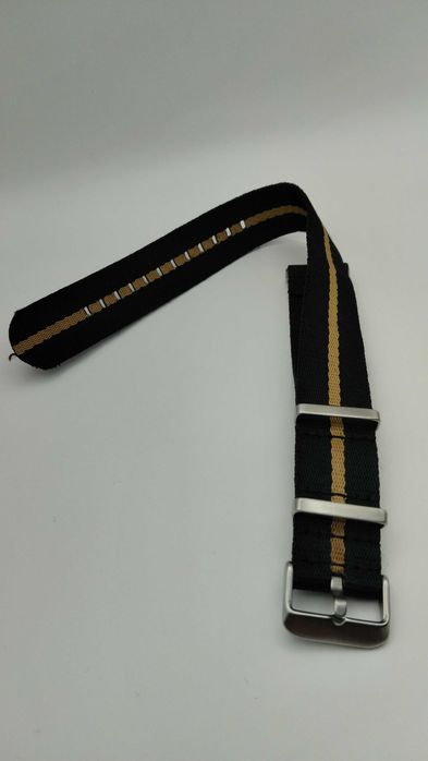 Bracelete tipo NATO, largura 22mm