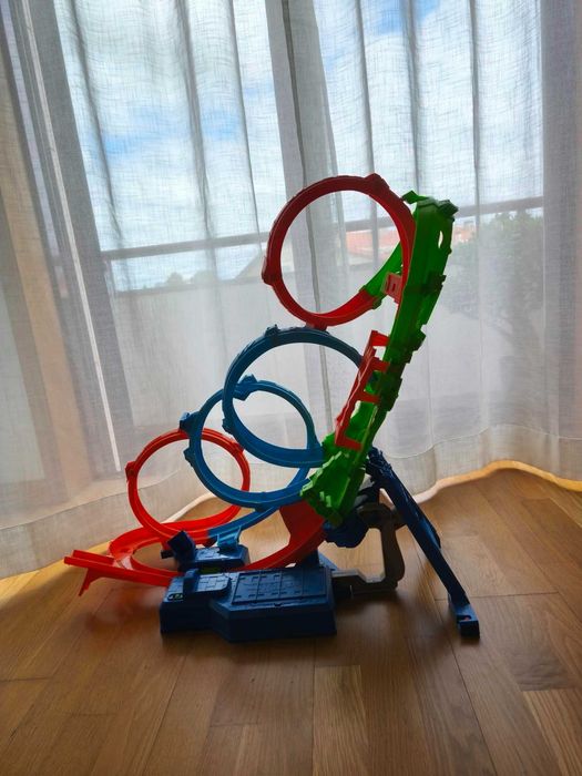 Hot Wheels Corkscrew Crash - A funcionar