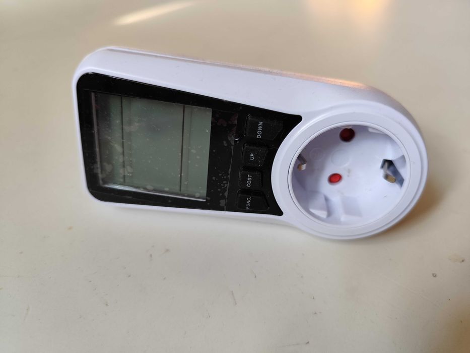 Продам измеритель мощности электроэнергии ваттметр амперметр в розетку