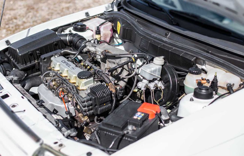 Opel Astra GT 1.6i 3P. (Certificado Museu do Caramulo)