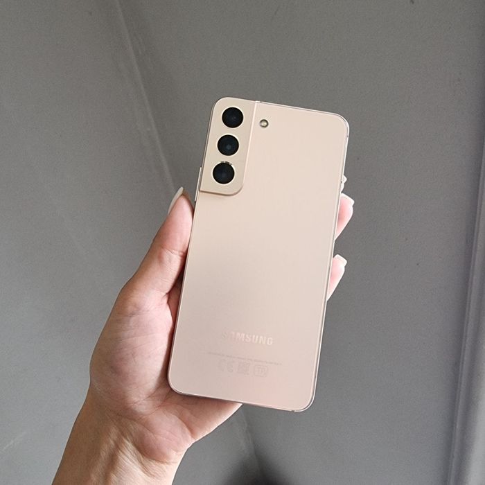 Смартфон Samsung s22 официальный 8/256Gb идеал