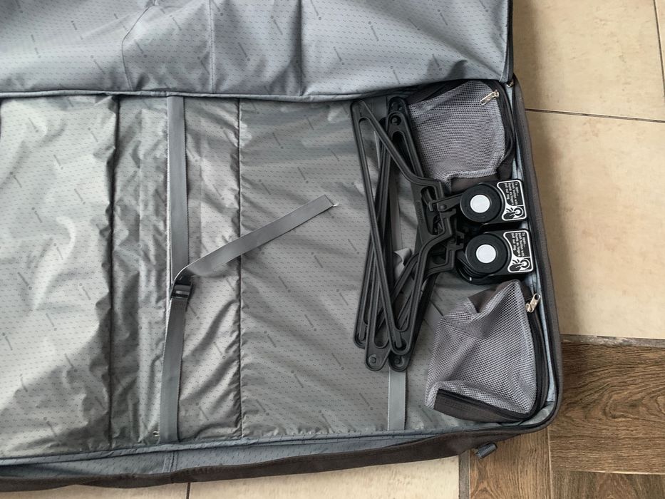 Torba na garnitur pokrowiec frakonosz z SAMSONITE ładny stan Grafit ja