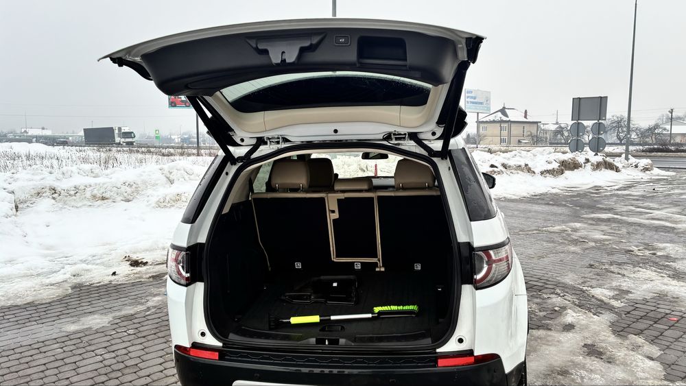 Ленд ровер Діскавері спорт