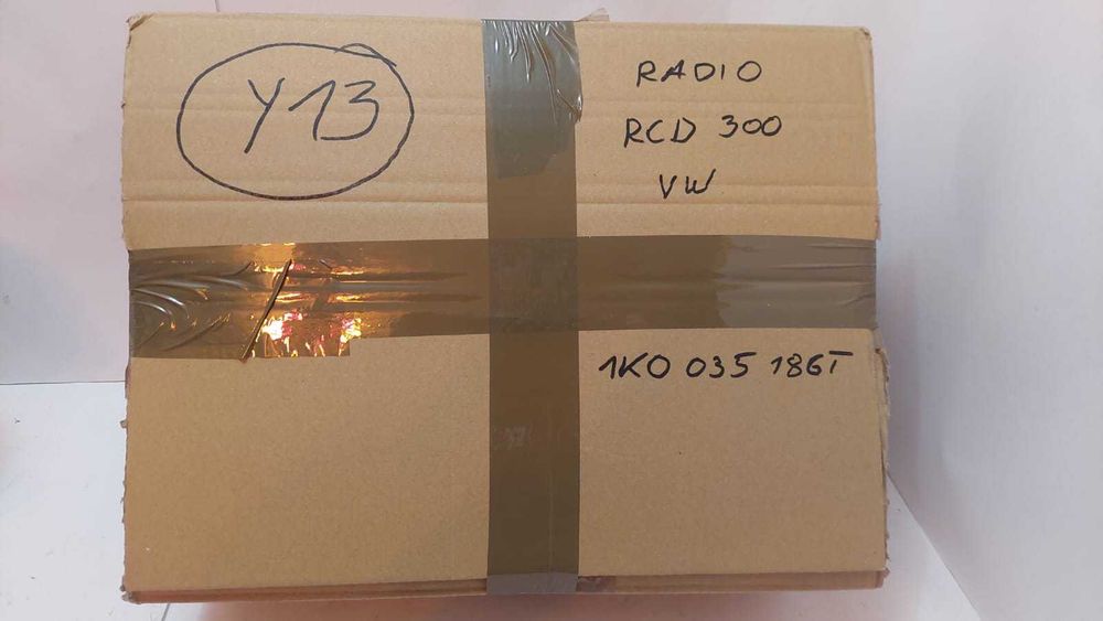 Radio RCD 300 VW + kodem + kostka 2-DIN