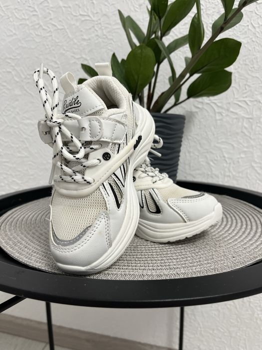 Кросівки для дівчинки