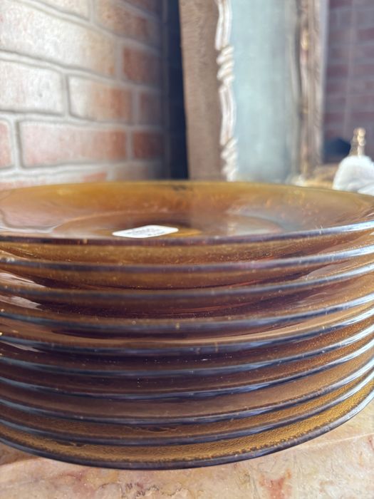 Pratos e terrina e saladeira em pirex