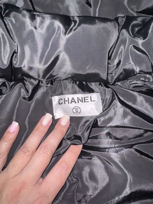 Пуховік CHANEL чорний