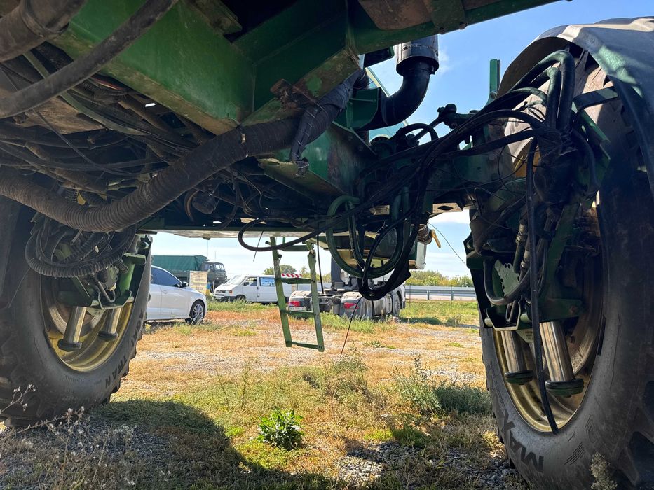 Обприскувач John Deere 4930