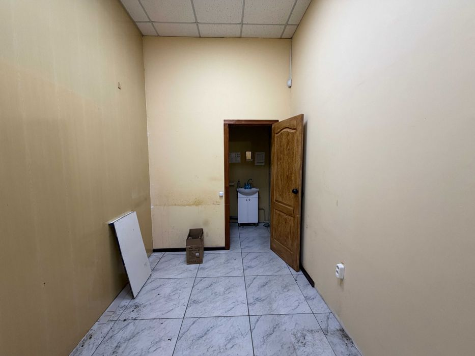 Продаж комерційного фасадного приміщення в місті Яготин 108 м2