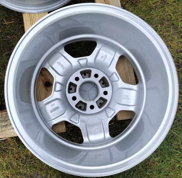 Felgi Monoblock Mercedes AMG 124 7,5Jx16 ET35 5x112 190