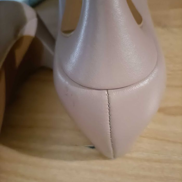 Ryłko buty szpilki czółenka beżowe 38