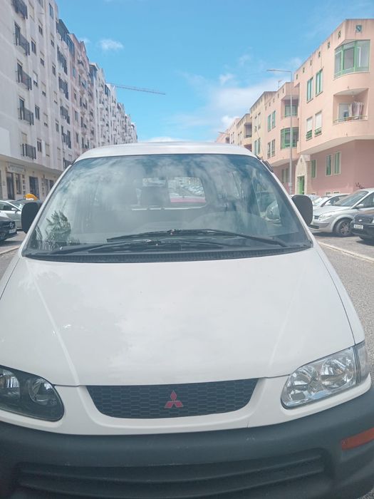 Carrinha Mitsubishi L400 ano 2000