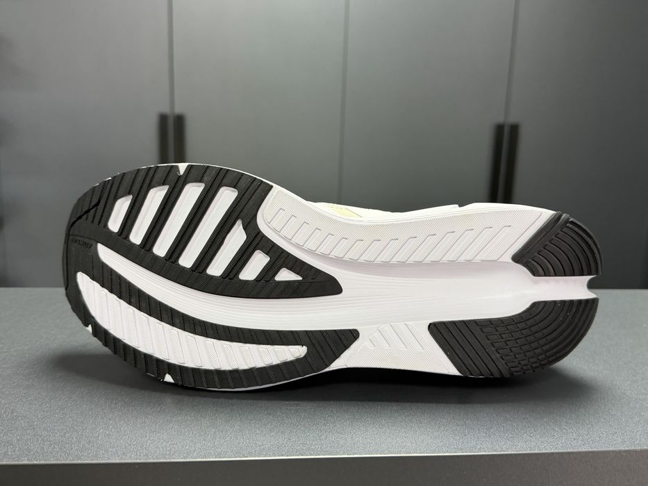 Оригінал  Adidas Adistar 3 Sportswear Sport  JR7789 /26,5см/27см/