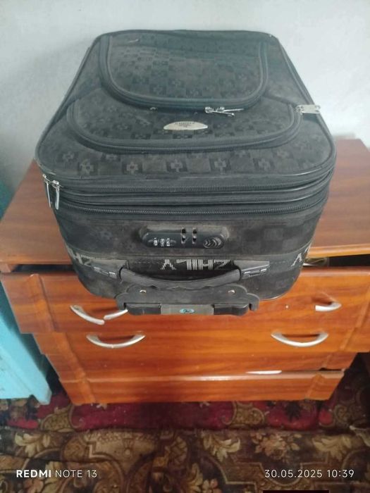 Валіза на колесах