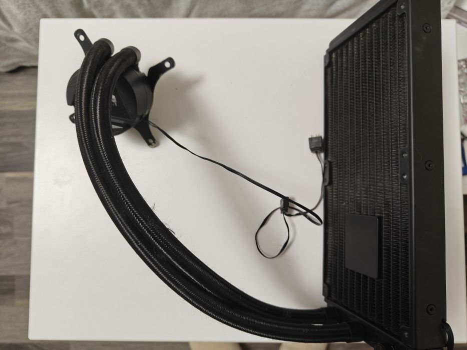Продам водянку Msi coreliquid 240r
