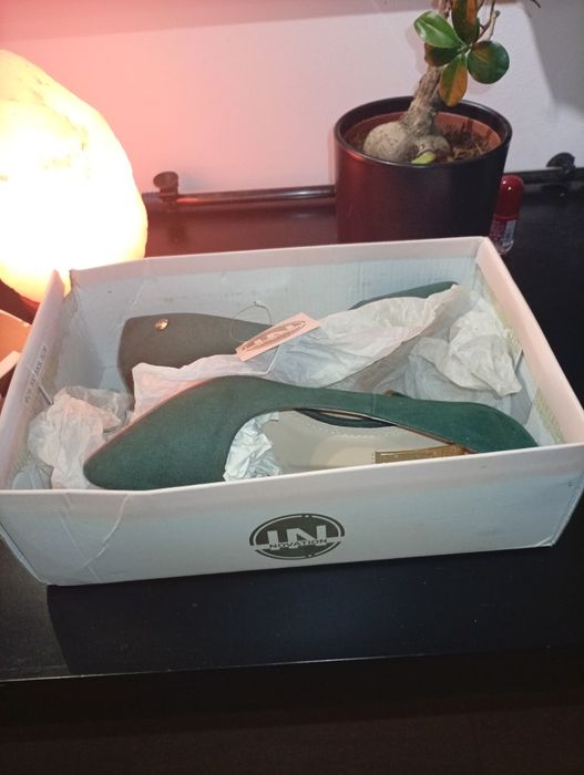 Sapatos  stiletto  verdes novos