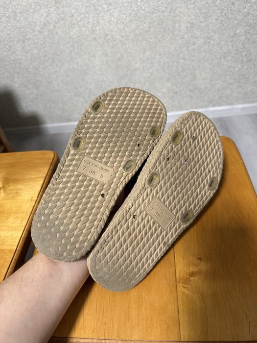 Жіночі шльопанці