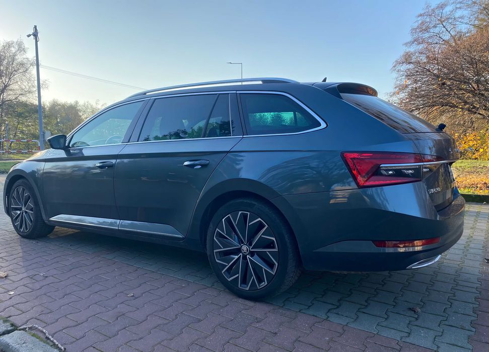 Skoda Superb      2021