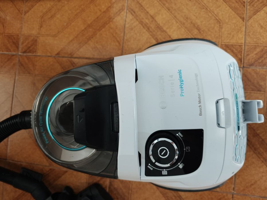 Aspirador Bosch Serie 4 ProHygienic (Sem Saco) - Como Novo