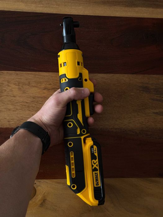 Elektryczny klucz do wkręcania śrub – na akumulator dewalt xr 18v