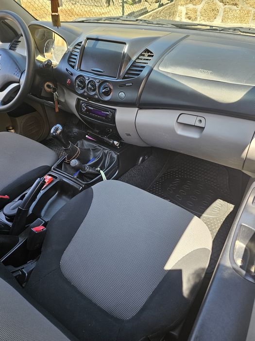 Mitsubishi L200 2012