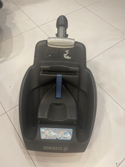 Podstawka do auta do fotelika