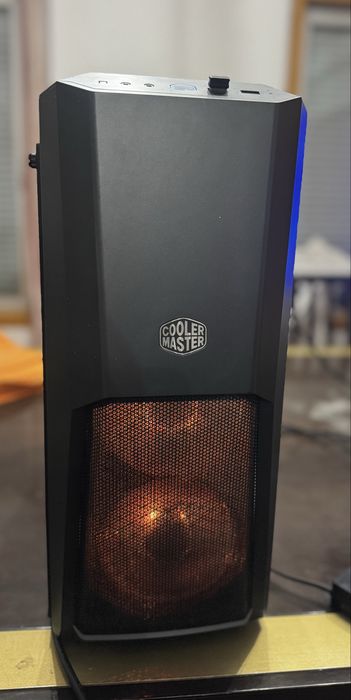 PC gamer AMD ryzen 7 5800x, RX 7600 XT, 16GB RAM
