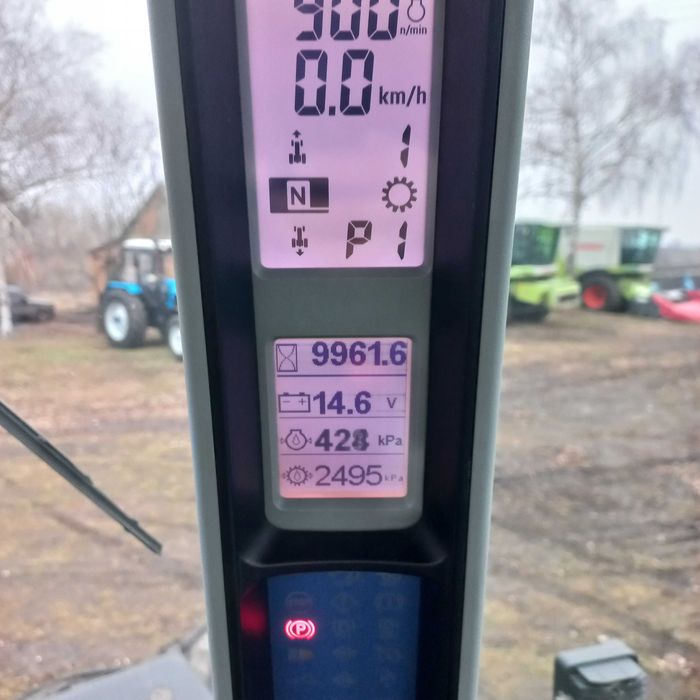 Продам трактор  New Holland Т8050