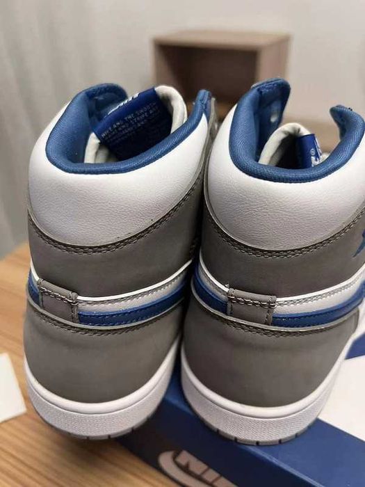 A Jordan1RetroHighOGTrueBlue r-40