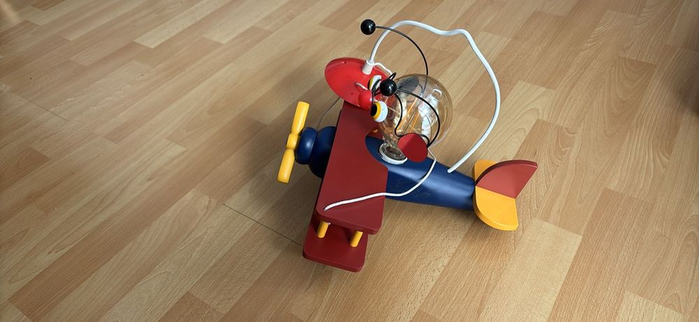 Uroczy Żyrandol "Samolot" do Pokoju Dziecięcego!