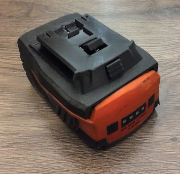 Adapter Bosch Pro GBA, GSR na baterie Hilti B22