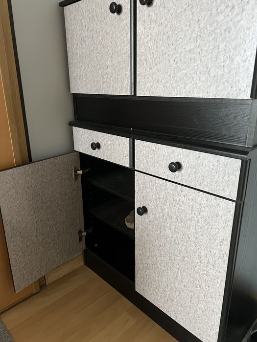 Meble dio przedpokoju  2 komody lustro i panel do wieszania kurtek