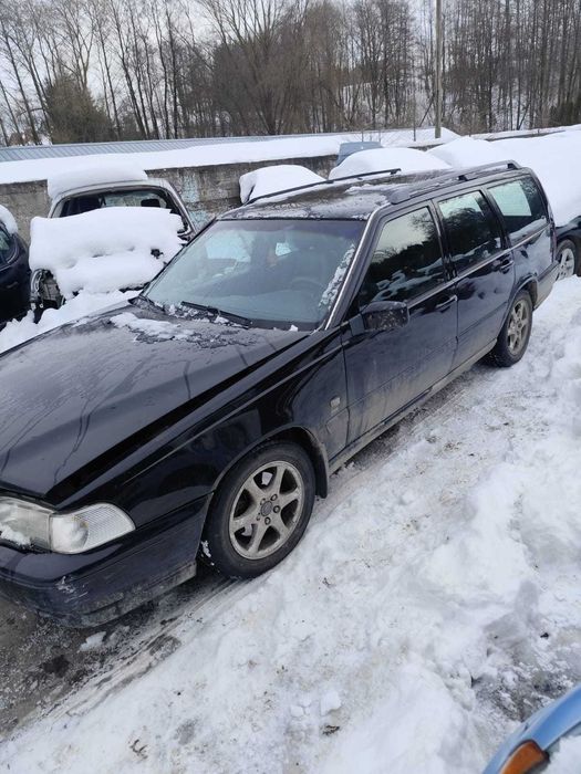 Posiadam czesci volvo v70  2.5tdi   1999r kombi