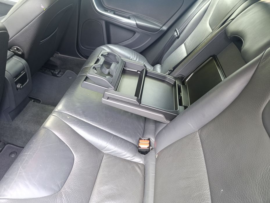 Продаж Volvo V60 2011p