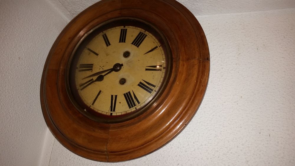 Vintage Round Wall Clock